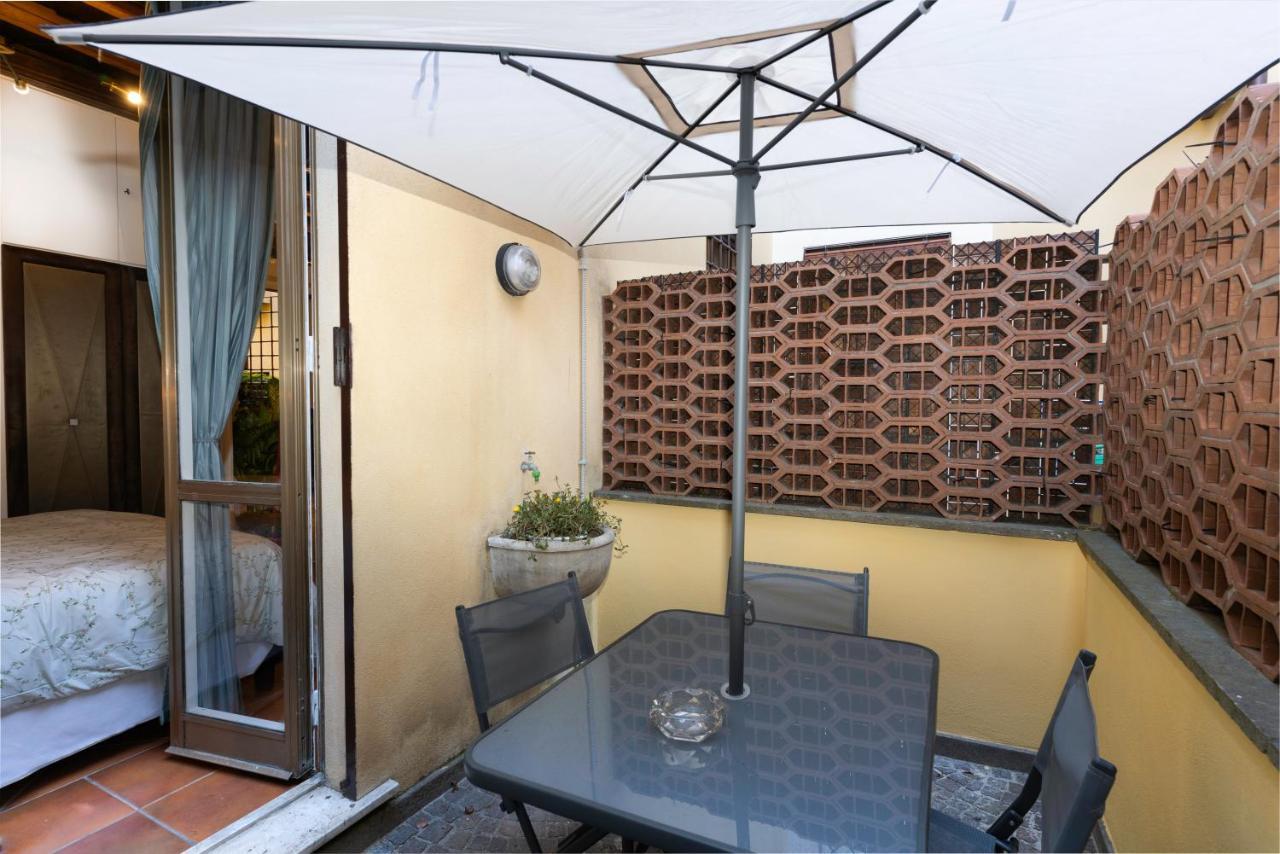 Quiet Trevi Fountain Apartment With Patio And Backyard 로마 외부 사진