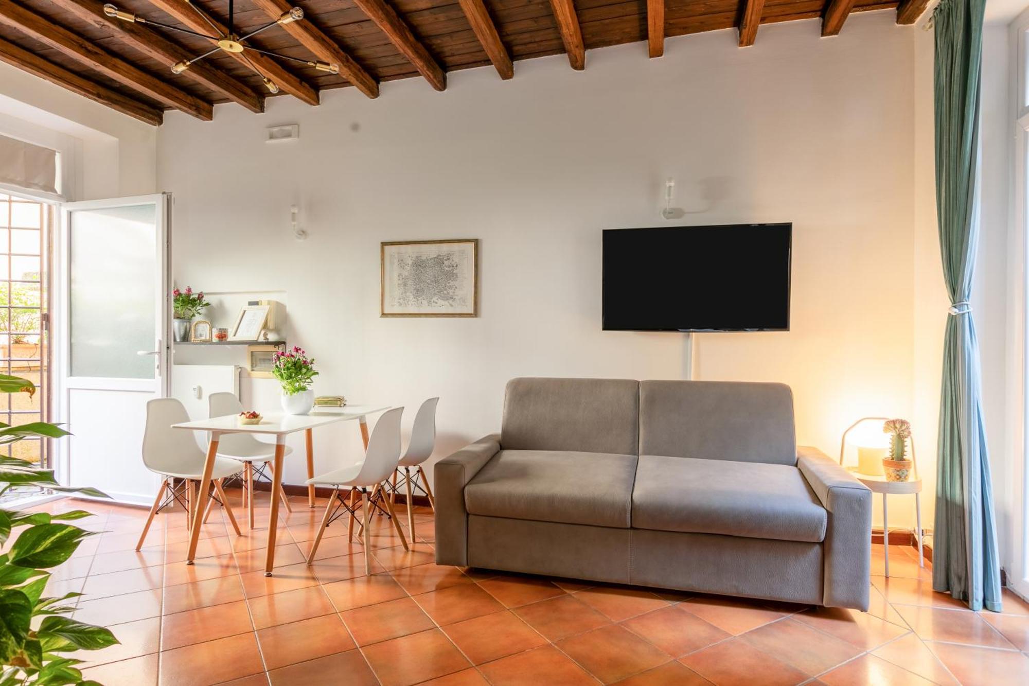 Quiet Trevi Fountain Apartment With Patio And Backyard 로마 외부 사진