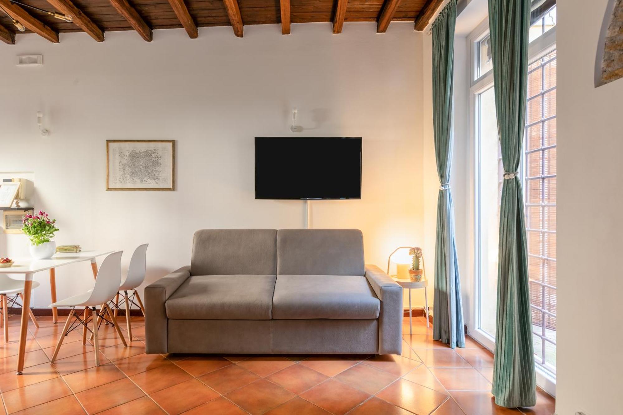Quiet Trevi Fountain Apartment With Patio And Backyard 로마 외부 사진